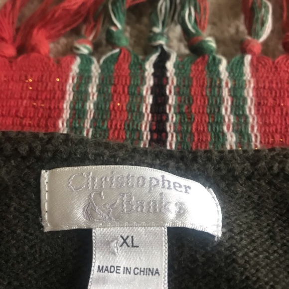 Very cute snowman sweater and size is xl but fits like a medium - Picture 2 of 3